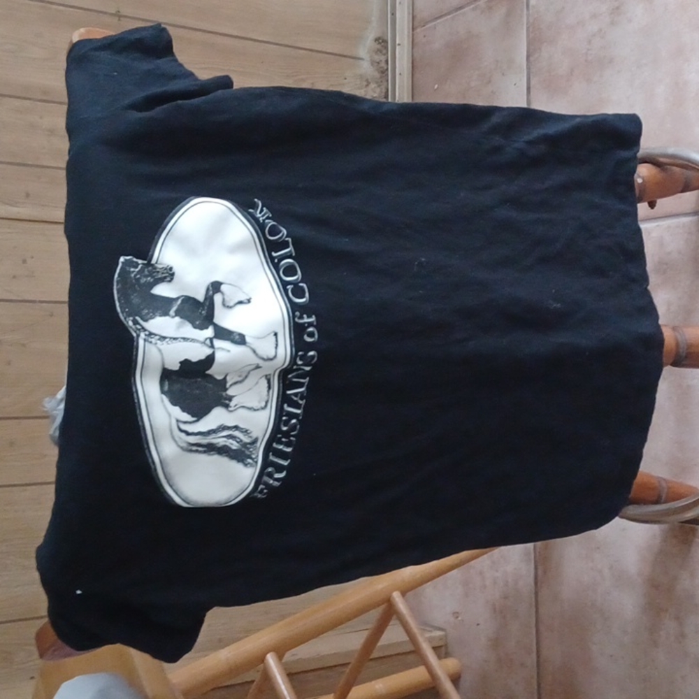 Black tee